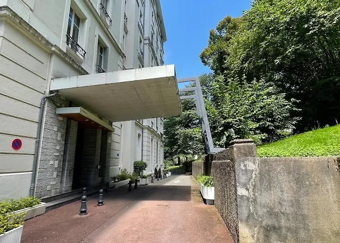 Calme, Piscine - Proche Thermes Et Centre